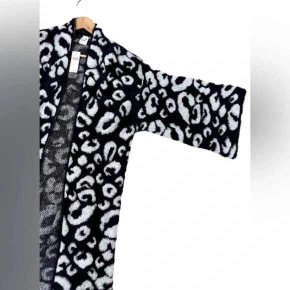 Anthropologie NWT Akemi + Kin Kimono Fuzzy Long One Size Flare Sleeve - Picture 8 of 11